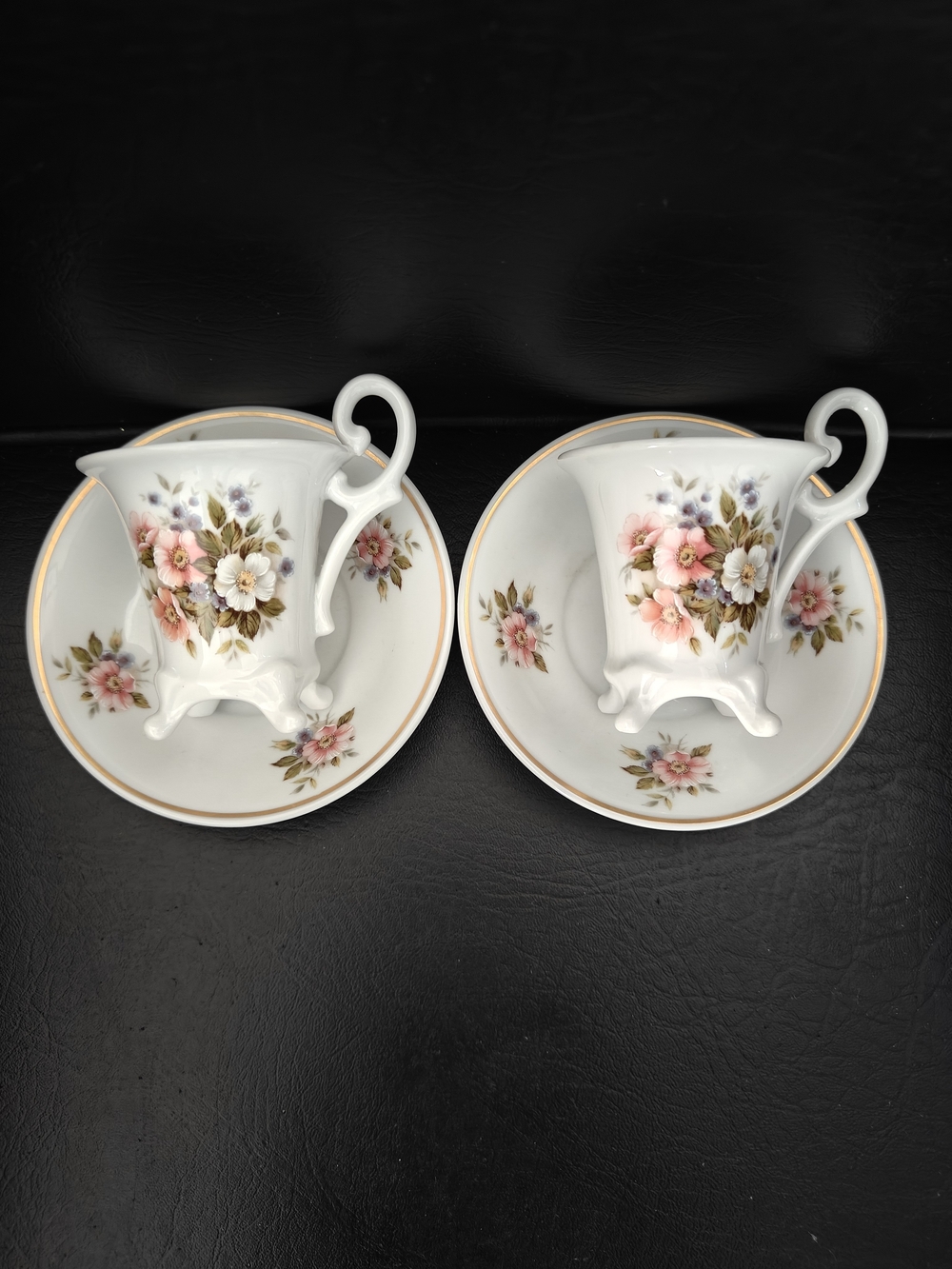 Elegant Weimer Porzella Floral Pair Of Demitasse Cups And Saucers Germany